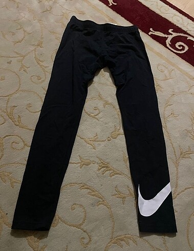 Nike Tayt