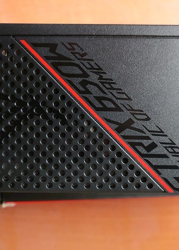 Kırmızı ROG Strix Güç Kaynağı Ünitesi - Görsel 4