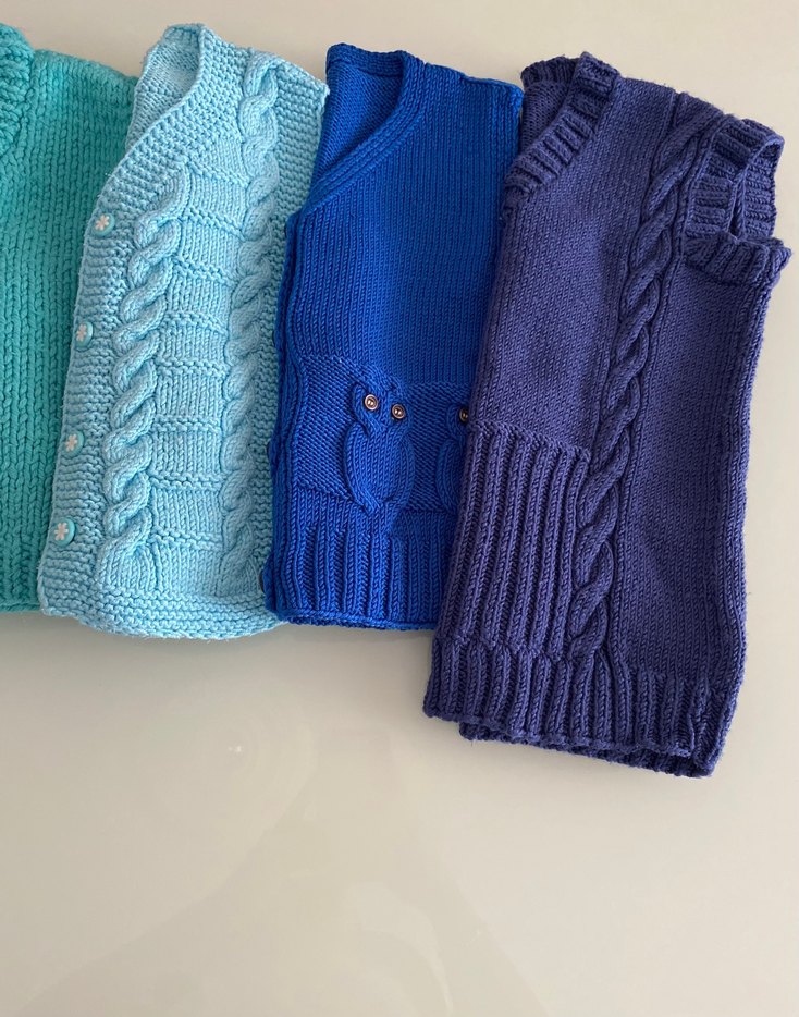 Erkek Çocuk Renkli Örgü Yelekler - Görsel 2