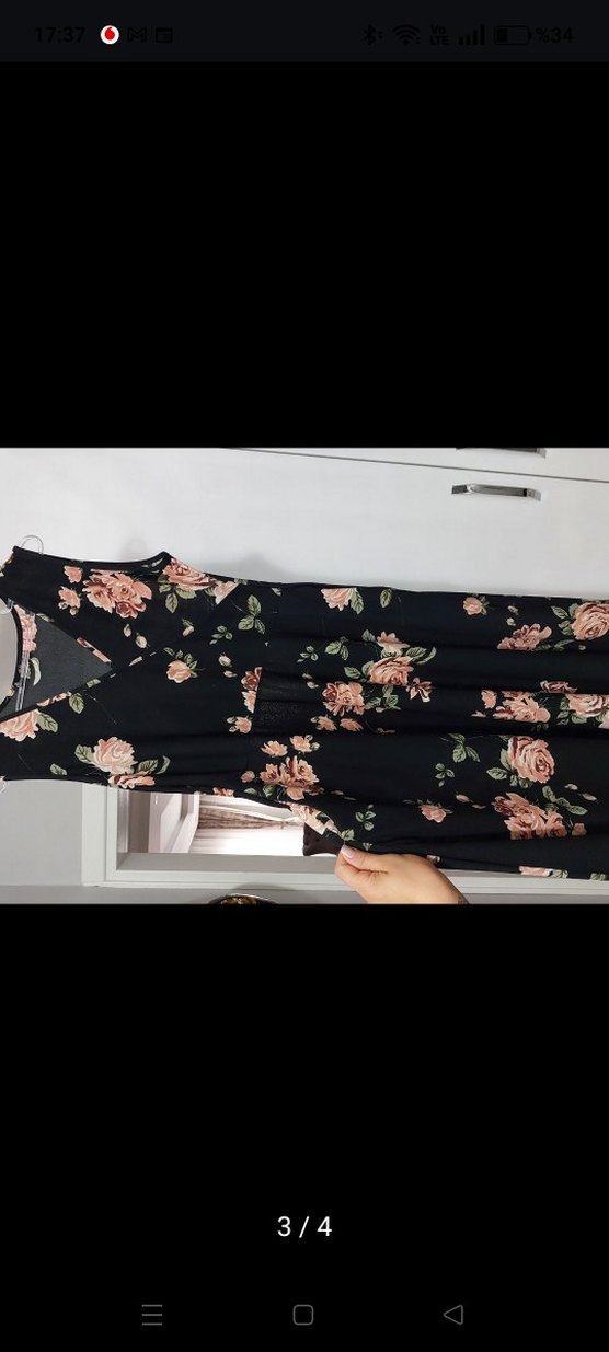 V Yaka Çiçek Desenli Siyah Midi Elbise - Görsel 2