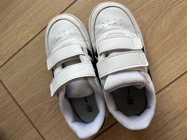 25 Beden beyaz Renk Adidas ayakkabi