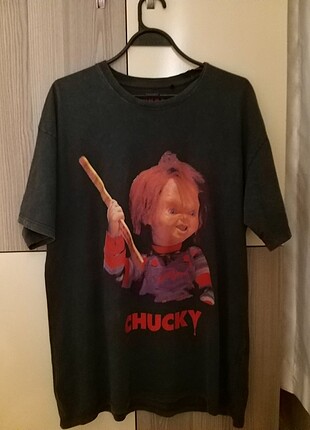 PULL AND BEAR TSHIRT