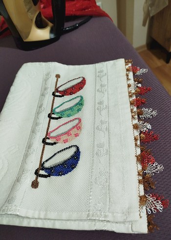 Beden çeşitli Renk Nakışlı Çok Renkli Havlu