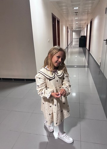 Nakışlı Beyaz Kız Çocuk Elbise