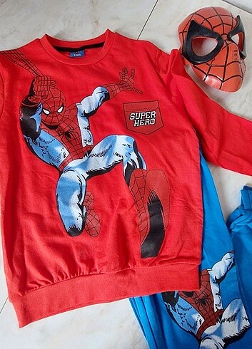 Spider-Man Maskeli Takım
