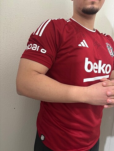 Adidas imzalı beşiktaş forma