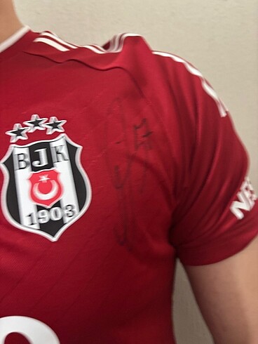 l Beden kırmızı Renk imzalı beşiktaş forma
