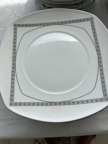 Porseken yemek takımı
