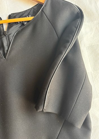 Siyah V Yaka Fermuarlı Hamile Bluzu - Görsel 4