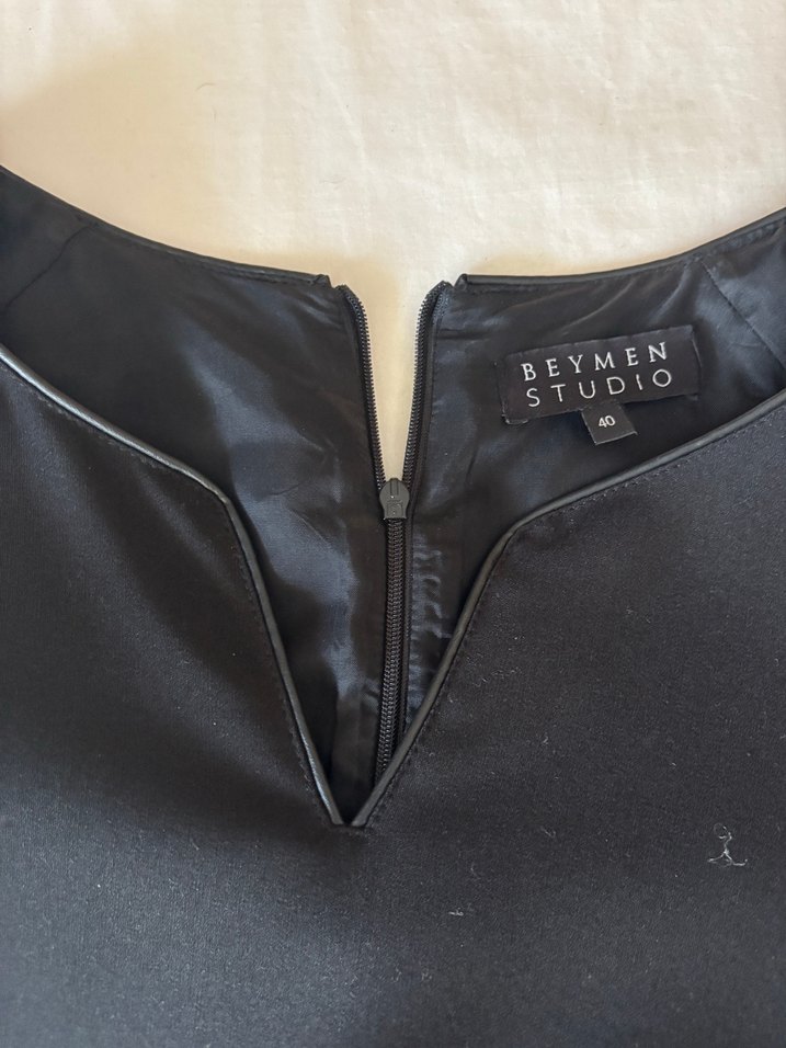 Siyah V Yaka Fermuarlı Hamile Bluzu - Görsel 2