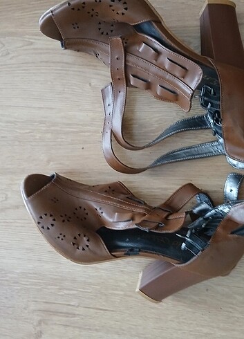 Topuklu sandalet - Görsel 3