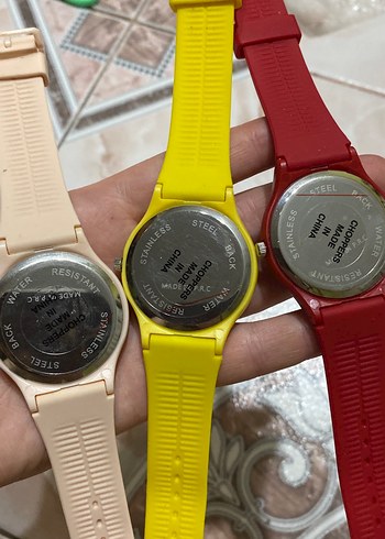 Beden Renkli Minimalist Kadın Saatleri