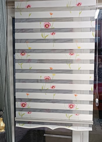Çiçek Desenli Çok Renkli Zebra Perde - Görsel 3