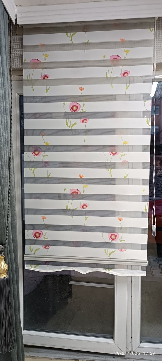 Çiçek Desenli Çok Renkli Zebra Perde - Görsel 3