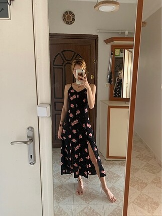 Uzun yırtmaçlı hm elbise