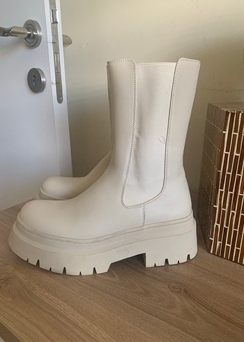 Stradivarius Beyaz Deri Platform Topuklu Kadın Bot