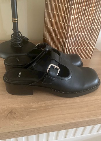 Mango MNG Siyah Kadın Tokalı Sandalet