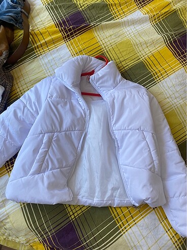 Beyaz şişme mont