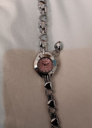 Beden çeşitli Renk Kalpli charmlı pembe çelik vintage minimal kol saati