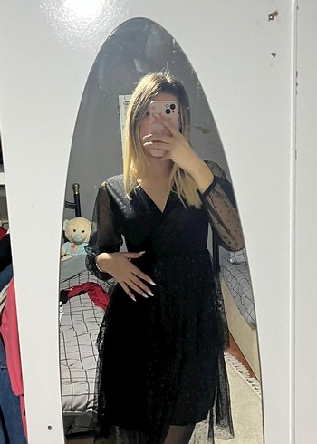 Şeffaf Uzun Kollu Siyah Midi Elbisesi
