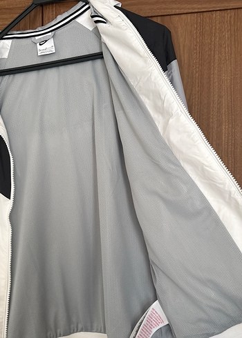 Nike Erkek Beyaz Gri Kapüşonlu Yağmurluk - Görsel 4