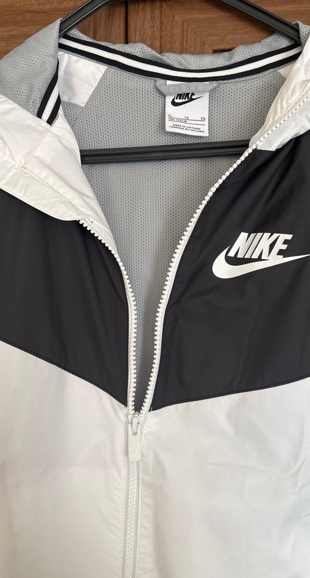 Nike Erkek Beyaz Gri Kapüşonlu Yağmurluk - Görsel 2