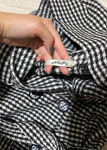 Kapüşonlu Kareli Kadın Kaban - Görsel 4