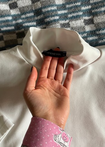 Beyaz Yüksek Yakalı Kısa Kollu Salaş Tişört - Görsel 2