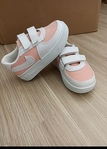 Çocuk spor ayakkabıları