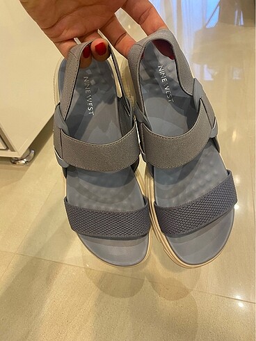 37 Beden mavi Renk Nine west sandalet