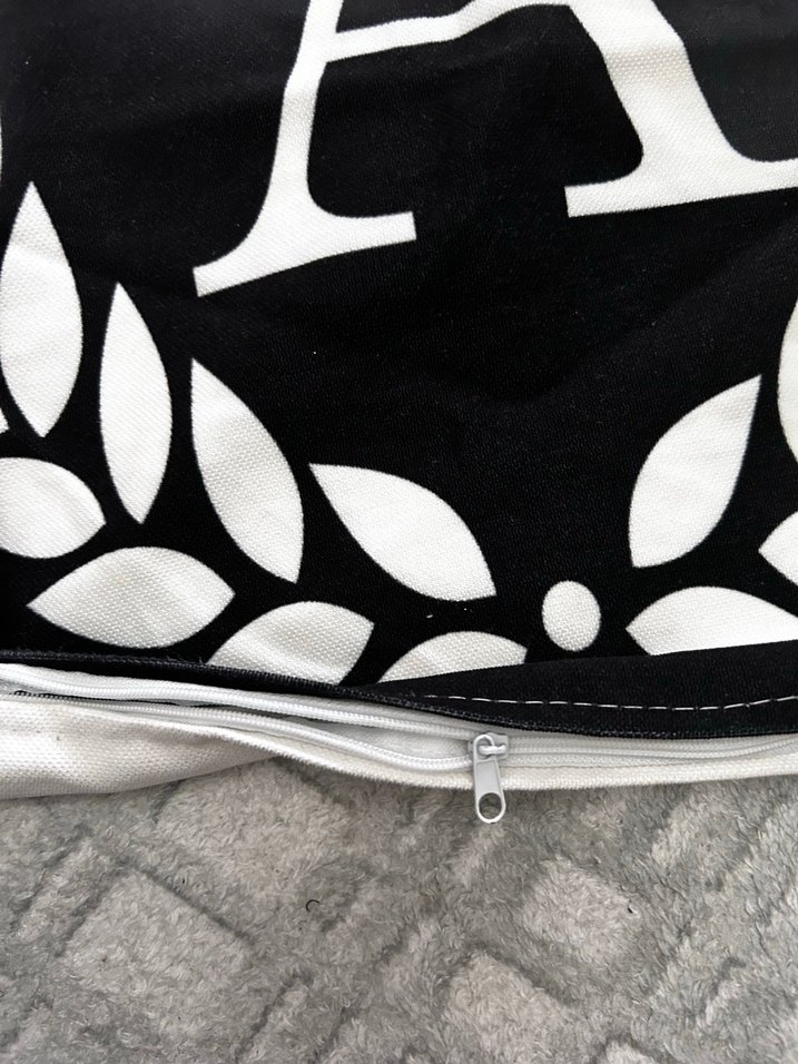 A harfi Baskılı kırlent Kılıfı - Görsel 3