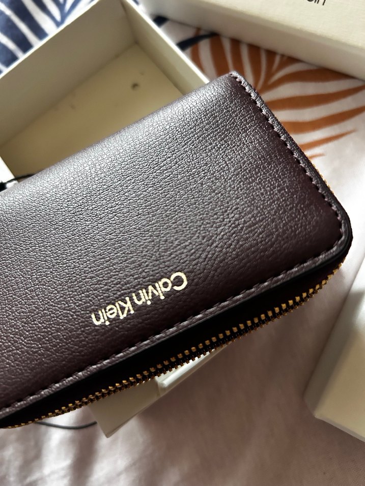 Calvin Klein Siyah Deri Fermuarlı Kadın Cüzdanı - Görsel 3