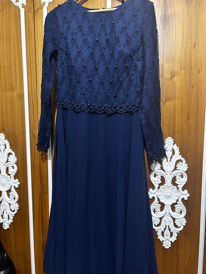 Nakışlı ve Boncuk İşlemeli Lacivert Uzun Abiye Elbise - Görsel 5