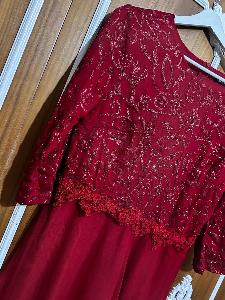 Uzun Kollu Dantel İşlemeli Abiye Elbise - Görsel 3