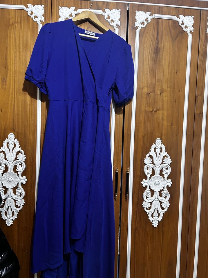 Mavi V Yakalı Salaş Uzun Elbise - Görsel 3