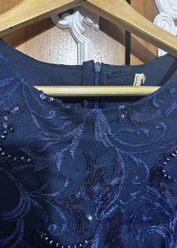 Kadın Lacivert Uzun Kollu Nakışlı Abiye Elbise - Görsel 3