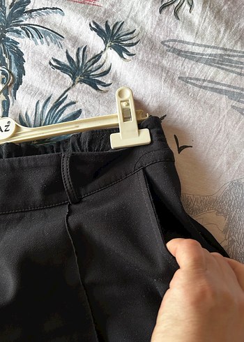 Siyah Pilili Kadın Midi Kumaş Pantolon - Görsel 3