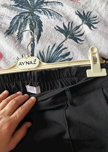 Siyah Pilili Kadın Midi Kumaş Pantolon - Görsel 6