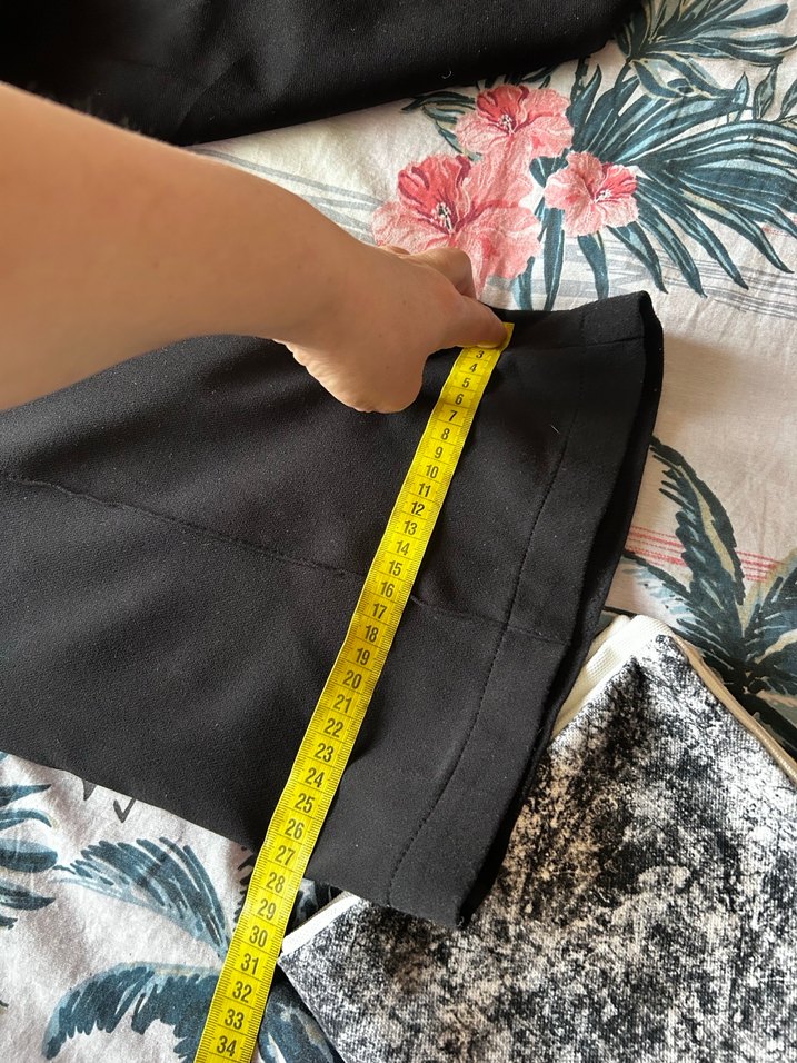 Siyah Pilili Kadın Midi Kumaş Pantolon - Görsel 4