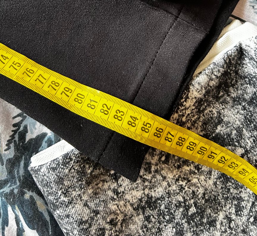 Siyah Pilili Kadın Midi Kumaş Pantolon - Görsel 2