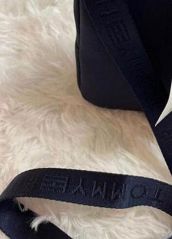 Beden lacivert Renk Tommy Hilfiger askılı çanta
