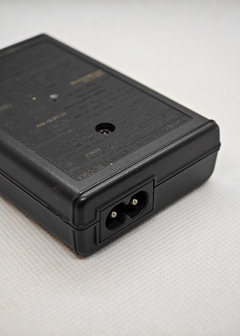 Sony K şarj aleti BC-CSKA K Batarya İçin - Görsel 3