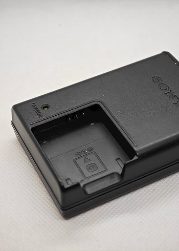 Sony K şarj aleti BC-CSKA K Batarya İçin - Görsel 5