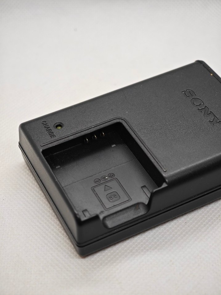 Sony K şarj aleti BC-CSKA K Batarya İçin - Görsel 5