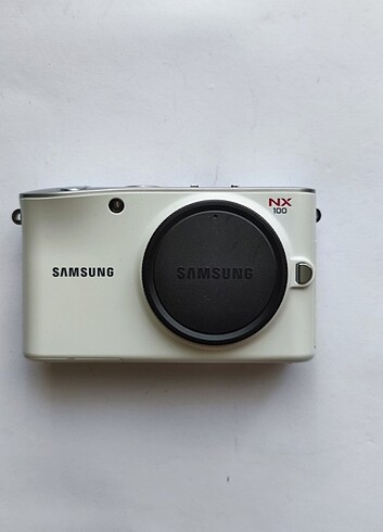 Samsung NX100 Profesyonel Aynasız Fotoğraf Makinesi