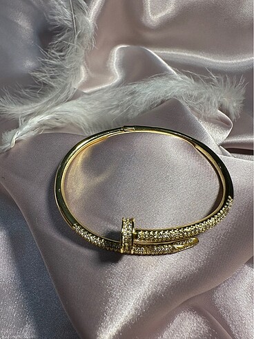 Çivi model cartier