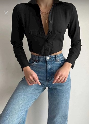 Siyah Düğmeli V Yakalı crop Gömlek