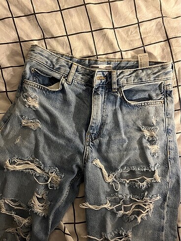 bershka yırtık jean