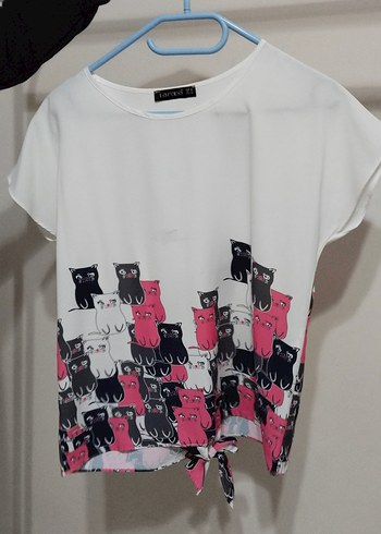 Beyaz Bağlamalı Baskılı Kedi Desenli Tişört - Görsel 5