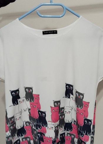 Beyaz Bağlamalı Baskılı Kedi Desenli Tişört - Görsel 4